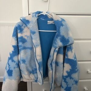 Urban outfitters fleec powder blue and white fleece cropped jacket